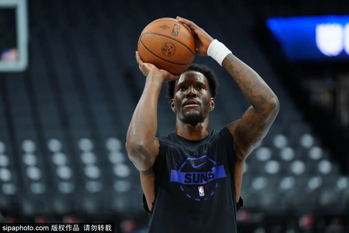 林俊杰新恋情曝光，女方是24岁美籍华裔网红，“父女恋”引发热议