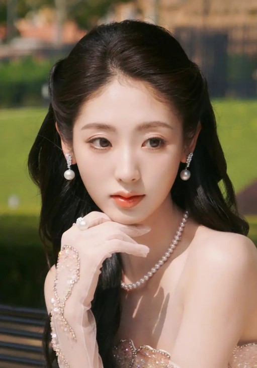 豪掷300万瑞士留学，我成了LV柜姐