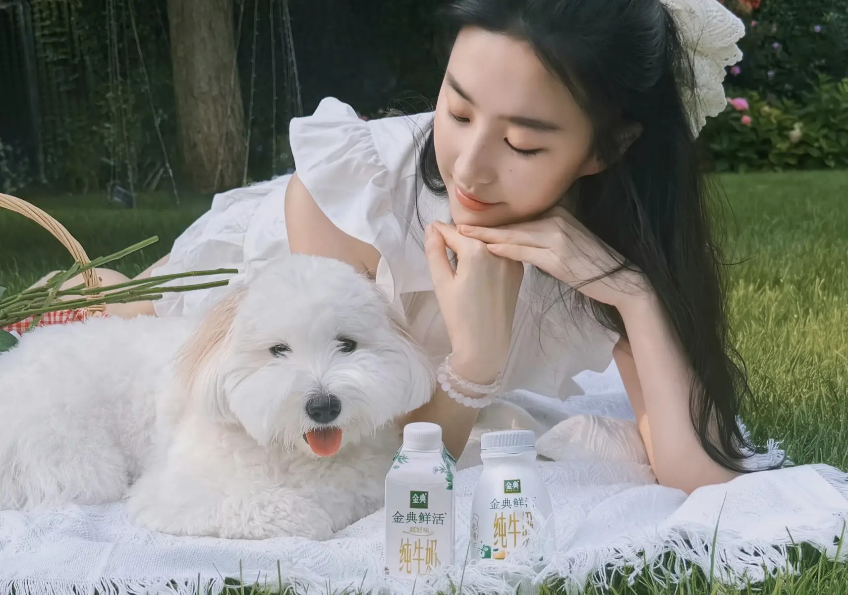 胡杏儿现任与旧爱世纪同框，李乘德主动挥手，黄宗泽热情拥抱